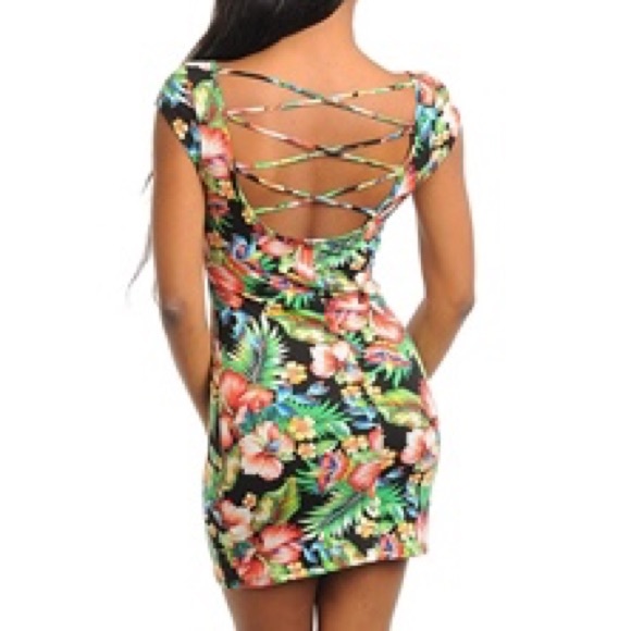NEW✨ Tropical Hawaiian Floral Lace Tie Back Dress - Picture 3 of 6